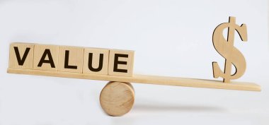 Tahta küp bloktaki metin Değeri, hisse senedi yatırım konsepti.