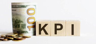 İş kavramı, paralı tahta bloklar KPI. Büyüyen iş kurma kavramları.