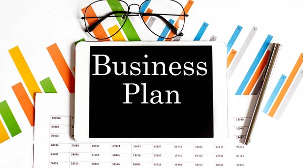 Планшет Текстом Business Plan Бізнес Чартах Ручці — стокове фото