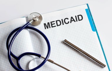 Masada steteskoplu metin MEDICAID içeren kağıt