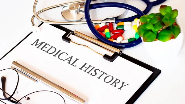 História Médica Texto Com Antecedentes Medicamentos Estetoscópio — Fotografia de Stock