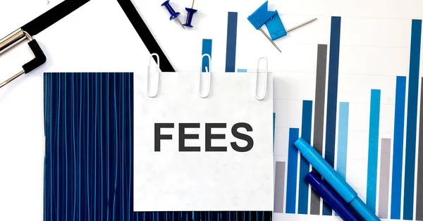 Anteckningsbok Med Vägtullar Och Anmärkningar Fees Klistermärke Med Diagram Begrepp — Stockfoto