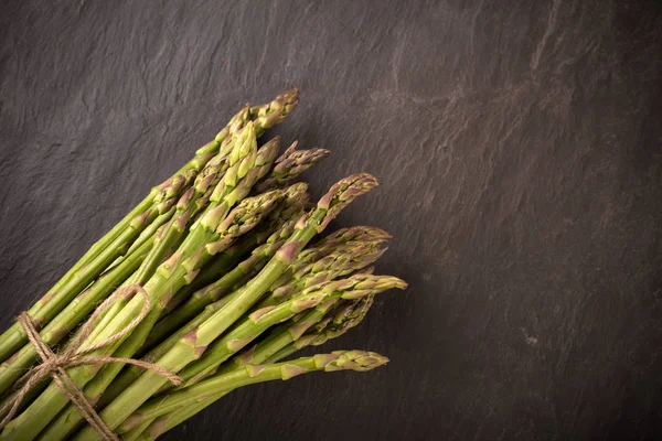 Demet yeşil kuşkonmaz, üstten görünüm