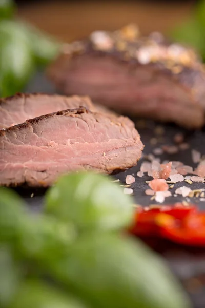 Bife Avestruz Com Especiarias — Fotografia de Stock