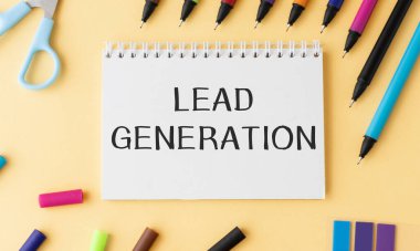 Kartvizit, iş konsepti üzerinde kurşun üretim metni