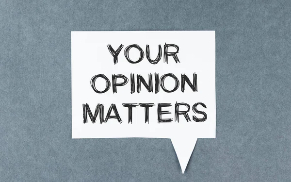 Geribildirim konularınız beyaz arkaplan üzerinde izole edilmiş metin kavramı