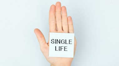 El yazısı, Bekar Hayat. Kavram, başka birine ya da bir şeye yemin etmemek demektir..