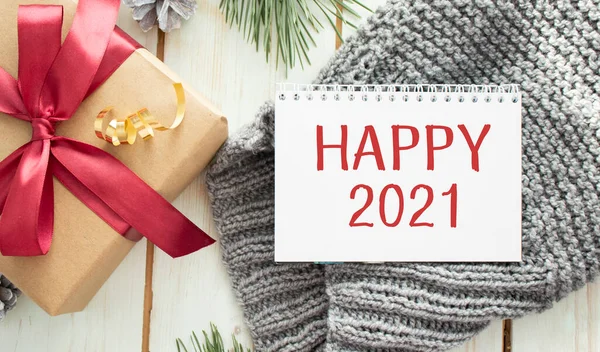Feliz Año Nuevo 2021 Texto Dorado Marco Viña Vasos Platos — Foto de Stock