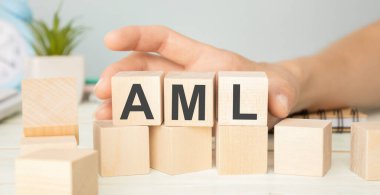 Renkli tahta küplerde AML-Akut Myeloid Lösemi kısaltması