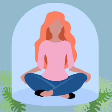 Yoga pozisyonunda genç bir kadın. Fiziksel ve ruhsal uygulama. Yoga, meditasyon ve rahatlama kavramı. Vücut, zihin ve duygular için sağlık faydaları