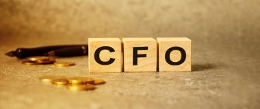 Manet 'in arka planındaki tahta küplerin dokusuna yazılı mali işler müdürü. Finansal, ticari ya da ekonomik tema üzerine bir yazı.