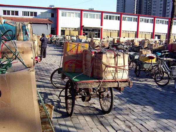 Beijing China Enero 2005 Bicicletas Carga Estacionamiento Bicicletas Beijing — Foto de Stock