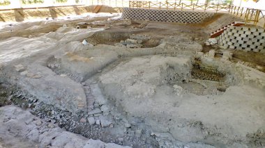 San Basilio, Po River Delta, İtalya, 21 Eylül 2015: Centro Turistico Culturale San Basilio 'daki Geç Roma antik mezarlığı, mezarlar ve dini binalar.