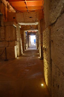Roma, İtalya, 9 Eylül 2015: Kolezyum bodrum tüneli, Roma, İtalya