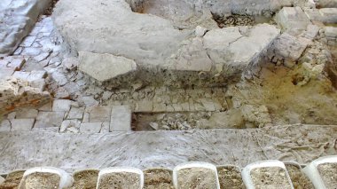 San Basilio, Po River Delta, İtalya, 21 Eylül 2015: Centro Turistico Culturale San Basilio 'daki Geç Roma antik mezarlığı, mezarlar ve dini binalar.