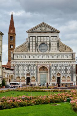 Floransa, İtalya, 15 Eylül 2015: Santa Maria Novella dışındaki turistler Floransa, Toskana, İtalya