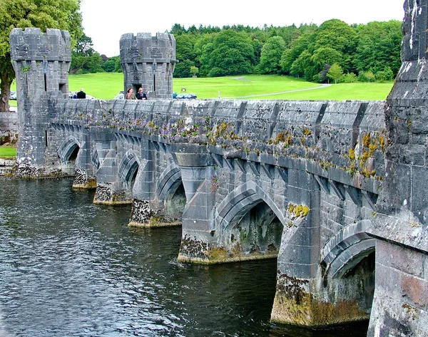 Cong Irlanda Junio 2012 Castillo Medieval Ashford Castillo Medieval Orillas — Foto de Stock