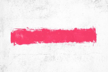 Kirli kırmızı fırça şeritli beyaz beton arka plan