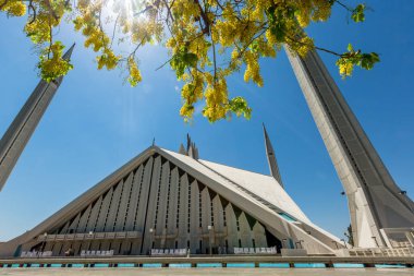 Şah Faysal Camii dünyanın en büyük camilerinden biridir. İslamabad, Pakistan.