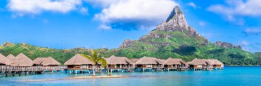 Bora Bora Adası, Fransız Polinezyası. Panoramik manzaralı web pankartı Bu inanılmaz plaj