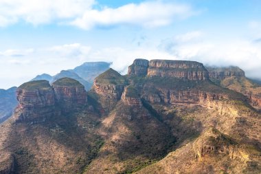 Mpumalanga, Güney Afrika 'daki Blyde River Canyon ve Üç Kız Kardeş (Three Rondavels). AFrica.