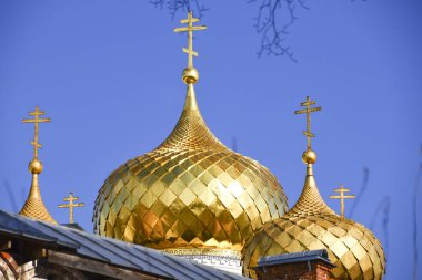 Ipatiev Manastırı Trinity Katedrali ile Ortodoks altın kubbe haçlar