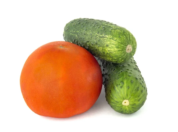 Rote Reife Tomate Mit Knusprigen Grünen Gurken Mit Pickeln — Stockfoto
