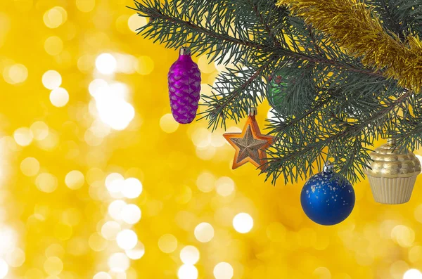 Weihnachten Blaue Kugel Orange Sternchen Lila Kegel Grüne Kugel Auf — Stockfoto