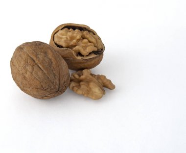 Lezzetli ve kalp için sağlıklı bir whi birkaç bölünmüş ceviz