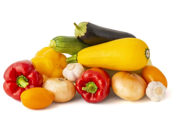 Verduras variadas de frutos apetitosos maduros brilhantes em um Whit — Fotografia de Stock