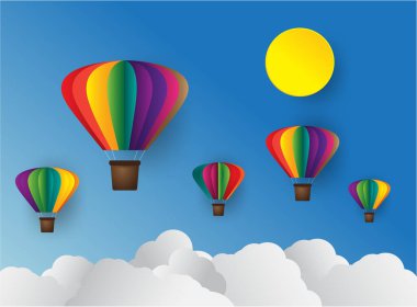 Sıcak hava balonu gökyüzünde