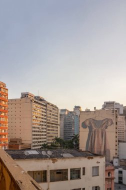 Belo Horizonte gün batımında ufuk çizgisinde