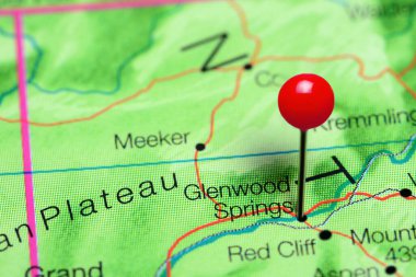 Glenwood Springs pinned on a map of Colorado, USA clipart