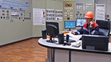 Ana kontrol paneli mühendis