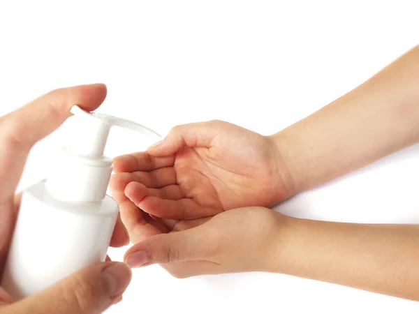 Dezenfektanı Kullanan Kadın Eller Izole Edilmiş Beyaz Arkaplan — Stok fotoğraf