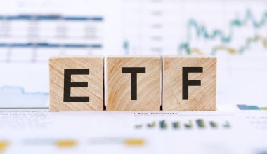 ETF 'nin tahta metin blokları. İş ve mali konsept