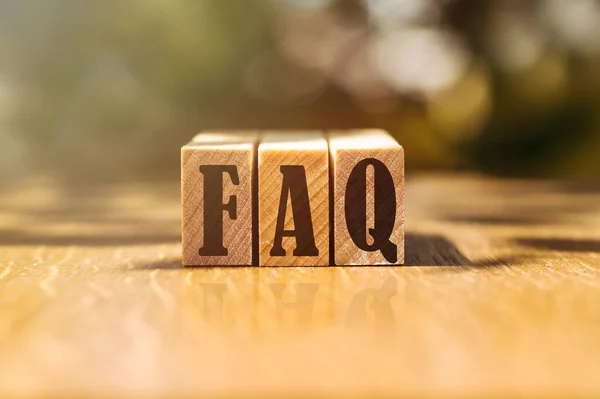 Faq Gemaakt Met Houten Blokken Tafel Zonlicht — Stockfoto