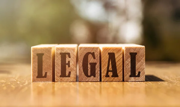 Rechtswort Auf Holzblock Geschrieben Gesetzestext Auf Dem Tisch Konzept — Stockfoto