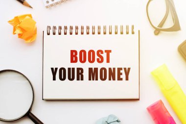 Paranı Arttır 'ı gösteren bir not yazıyorum. Etkili yöntemler kullanarak banka tasarruflarınızı artırın