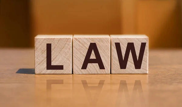 Gesetz Wort Holzklötzen Auf Holztisch — Stockfoto