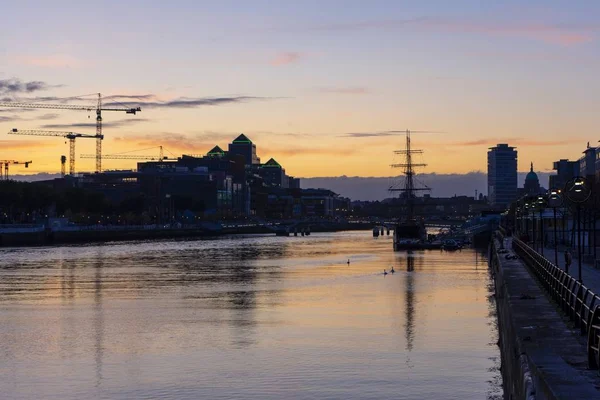 Dublin Skyline bij zonsondergang — Stockfoto