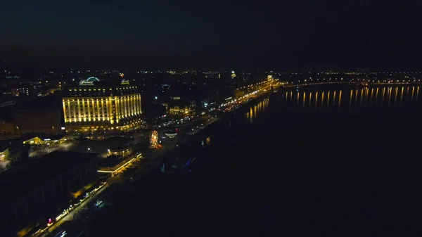Aerial view from Drone: Top view of the night promenade with bridges and cars. — Stock Photo, Image