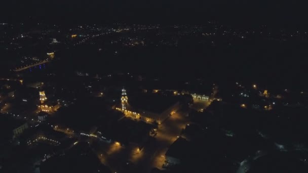 Voando sobre o castelo bonito velho Kamenetz Podolsk. Vista superior do castelo. Hora do Outono . — Vídeo de Stock