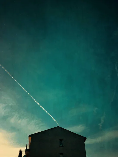 Buhar Izi Bina Çatısı — Stok fotoğraf
