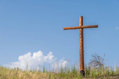 Görüntü çapraz ile güneş mavi gökyüzü ile