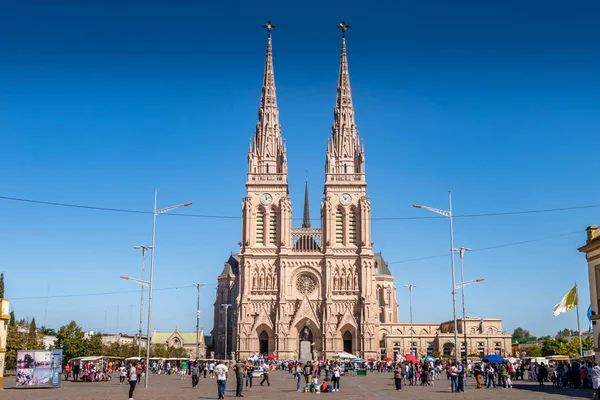 Lujan, Buenos Aires, Argentina, April 7, 2019: View of gothic Lujan Basilica near Buenos Aires, Argentina — Stock Photo, Image