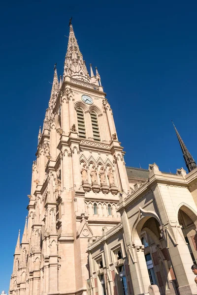 Lujan, Buenos Aires, Argentina, April 7, 2019: View of gothic Lujan Basilica near Buenos Aires, Argentina — Stock Photo, Image