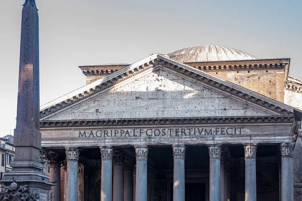 罗马，意大利 - 2019年7月16日：万神殿是古罗马文化的著名纪念碑，所有神灵的殿堂 — 图库照片