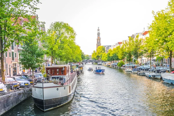 Amsterdam Juli 2018 Typische Boothuizen Aan Amsterdamse Grachten — Stockfoto