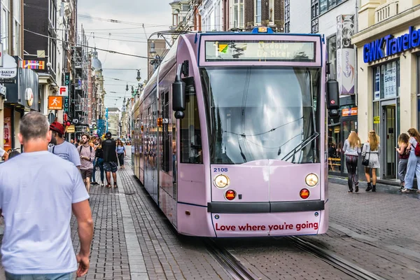 Amsterdam, Hollanda - 18 Temmuz 2018: Amsterdam tramvayı